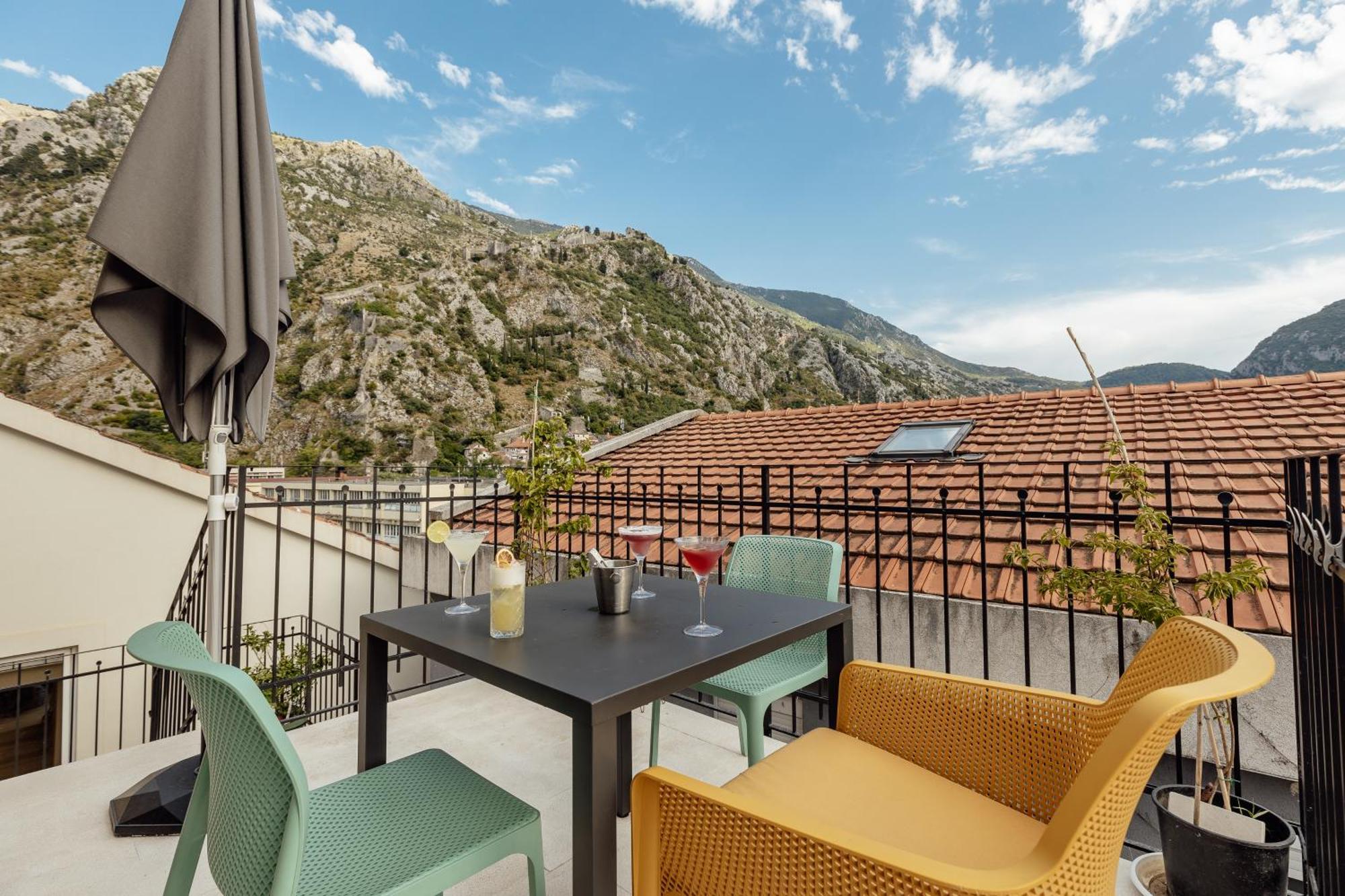 Kotor Central Point ภายนอก รูปภาพ