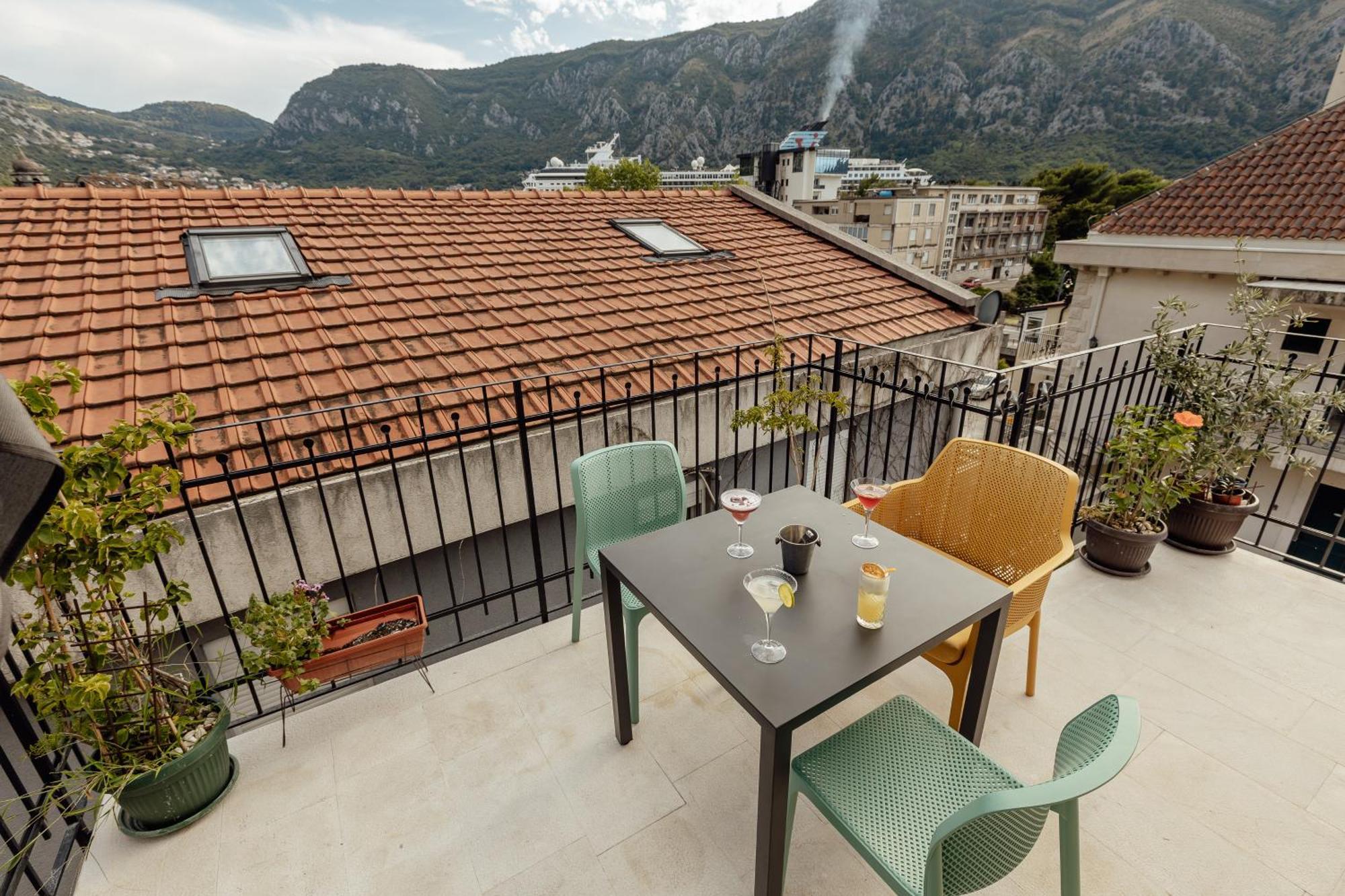 Kotor Central Point ภายนอก รูปภาพ