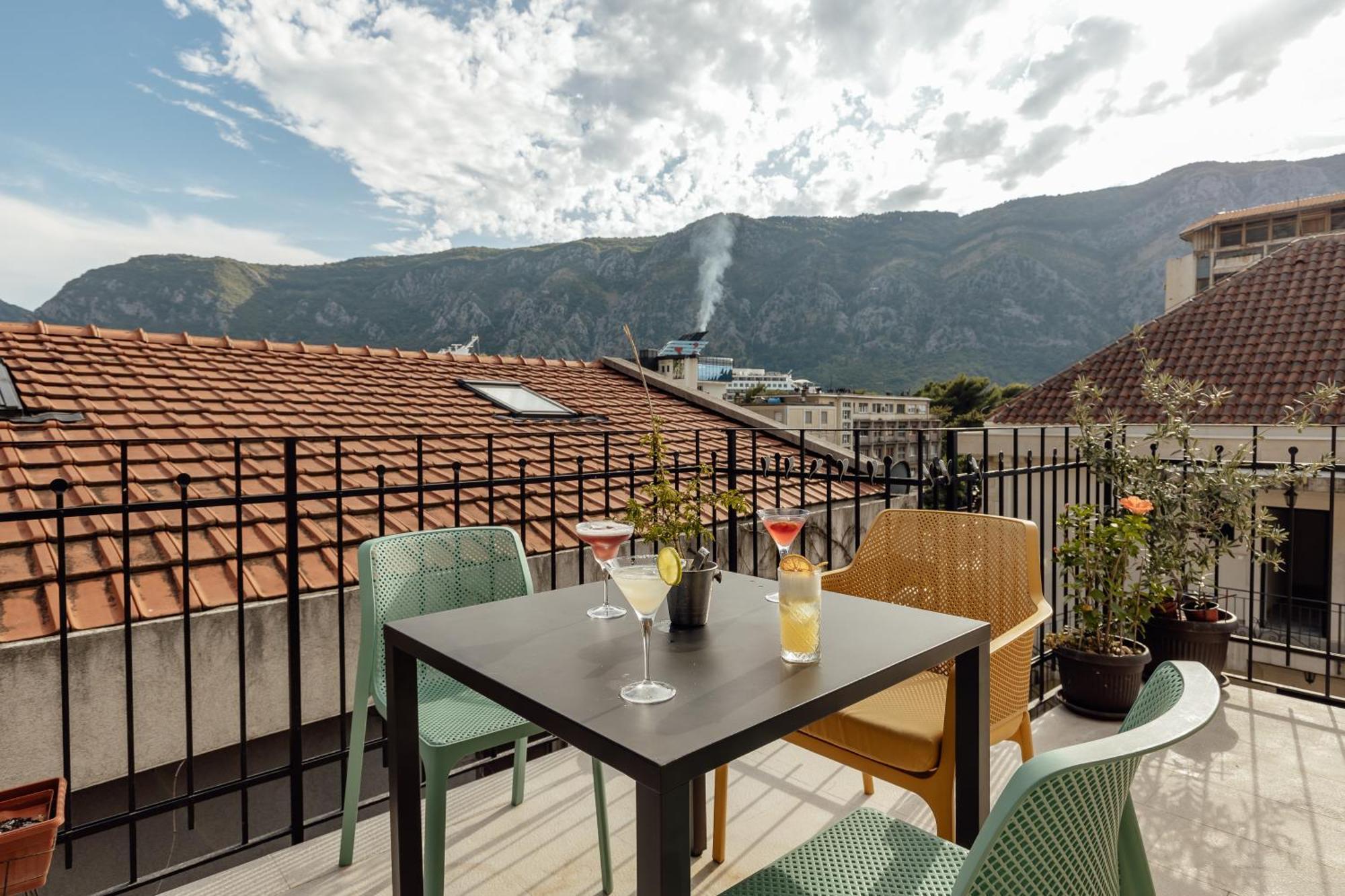 Kotor Central Point ภายนอก รูปภาพ