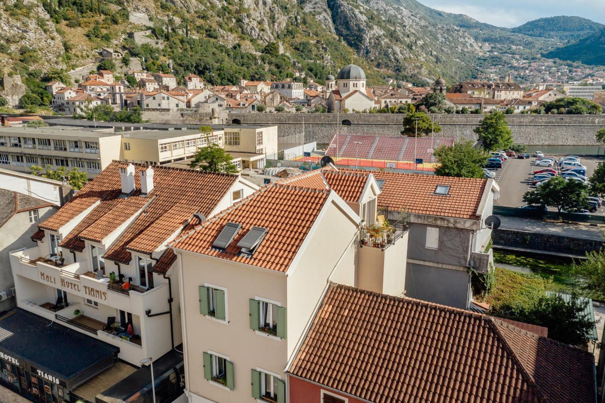 Kotor Central Point ภายนอก รูปภาพ